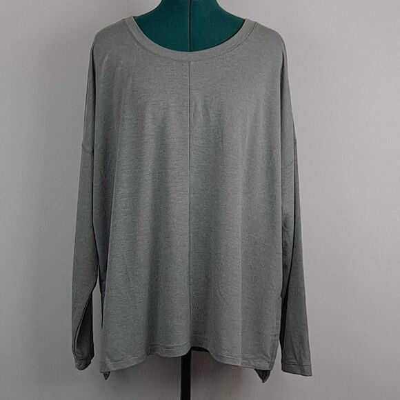 Ladies Pullover active top NWT - Picture 1 of 10